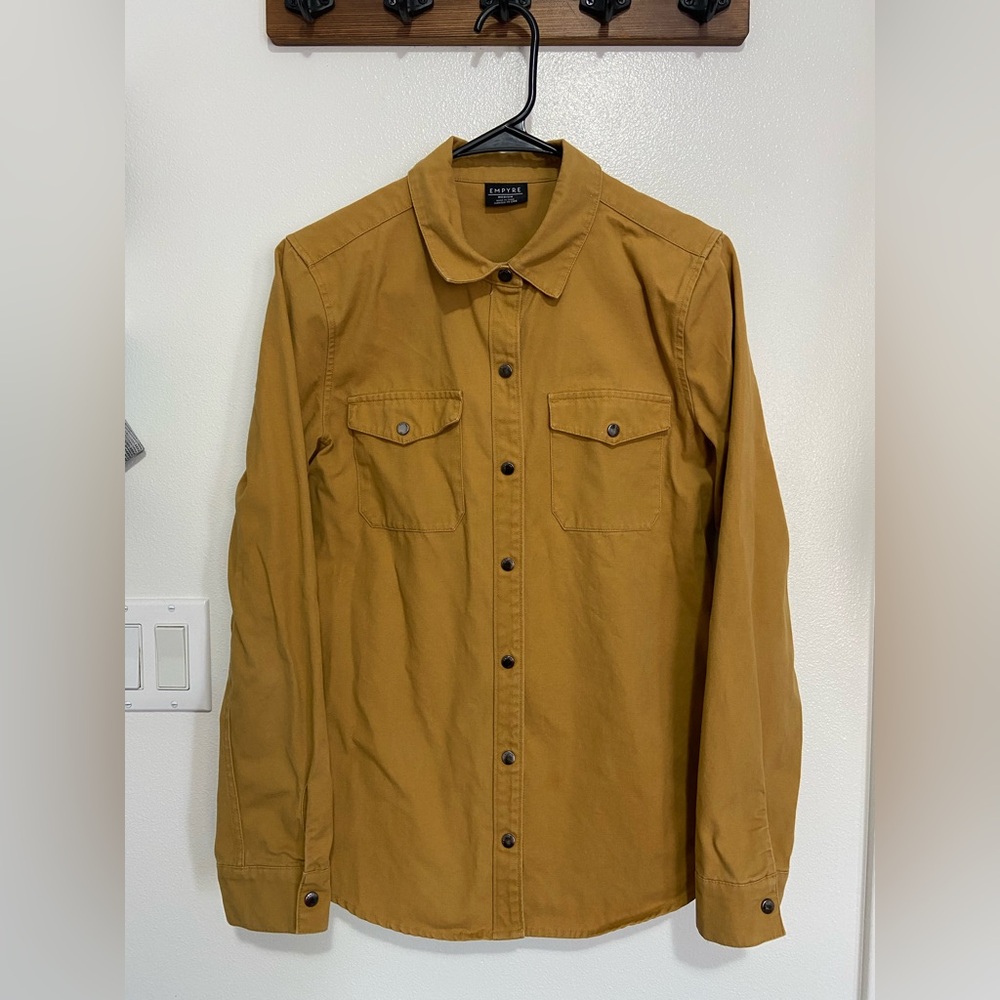 Womens Button Up Shirt. Size Medium
